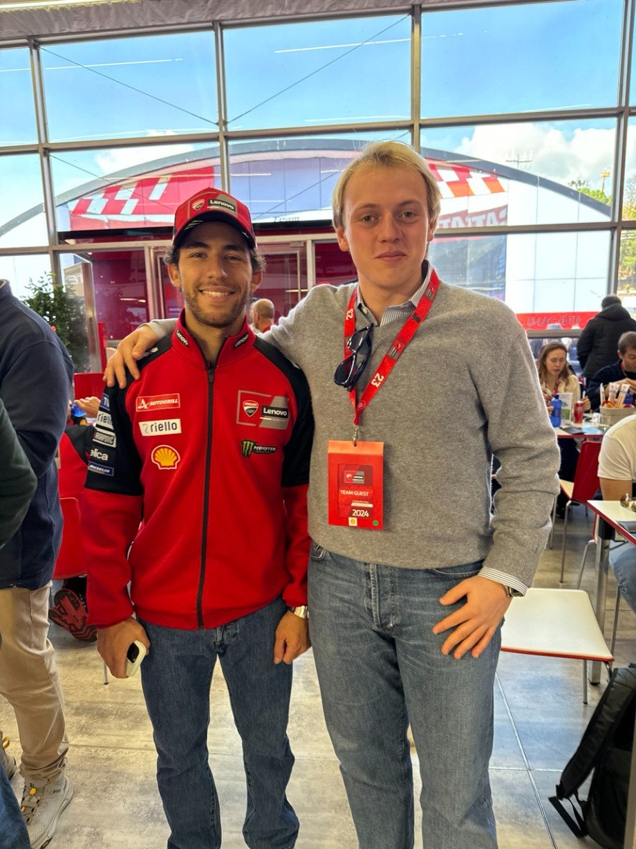 Gherardo Scarabel insieme a Enea Bastianini, pilota Ducati Lenovo Team