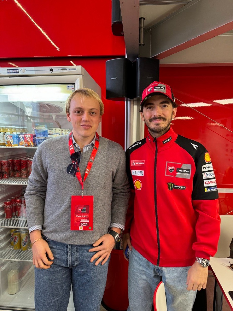 Gherardo Scarabel insieme a Francesco “Pecco” Bagnaia, pilota Ducati Lenovo Team